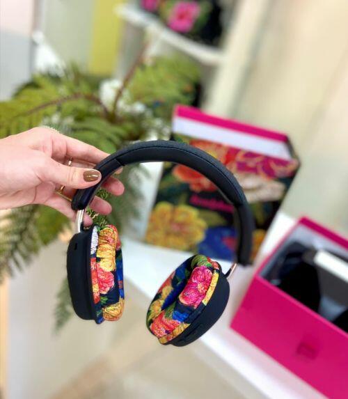 Comprar Headphone Floral Paraiso Bordado Preto FARM ETC - Inverno 2026