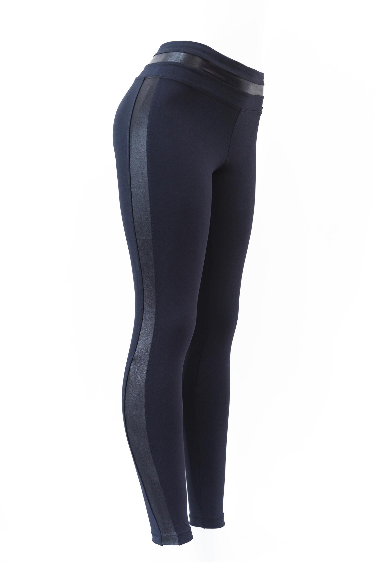 Comprar Legging Onix Syrah - Recorte Lateral - R$245,90 - Mia Ferrera  Activewear