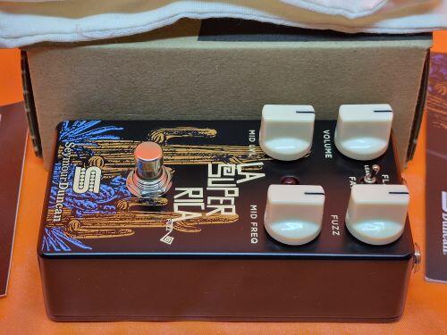 Comprar Earthquaker Devices Acapulco Gold Power Amp Distortion - R