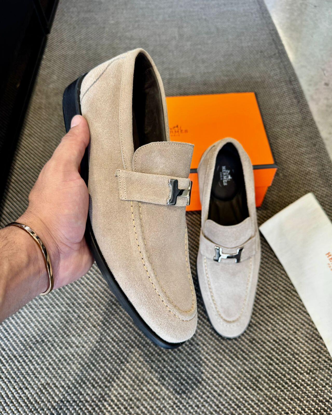Comprar Sapato Hermês Camurça Palha