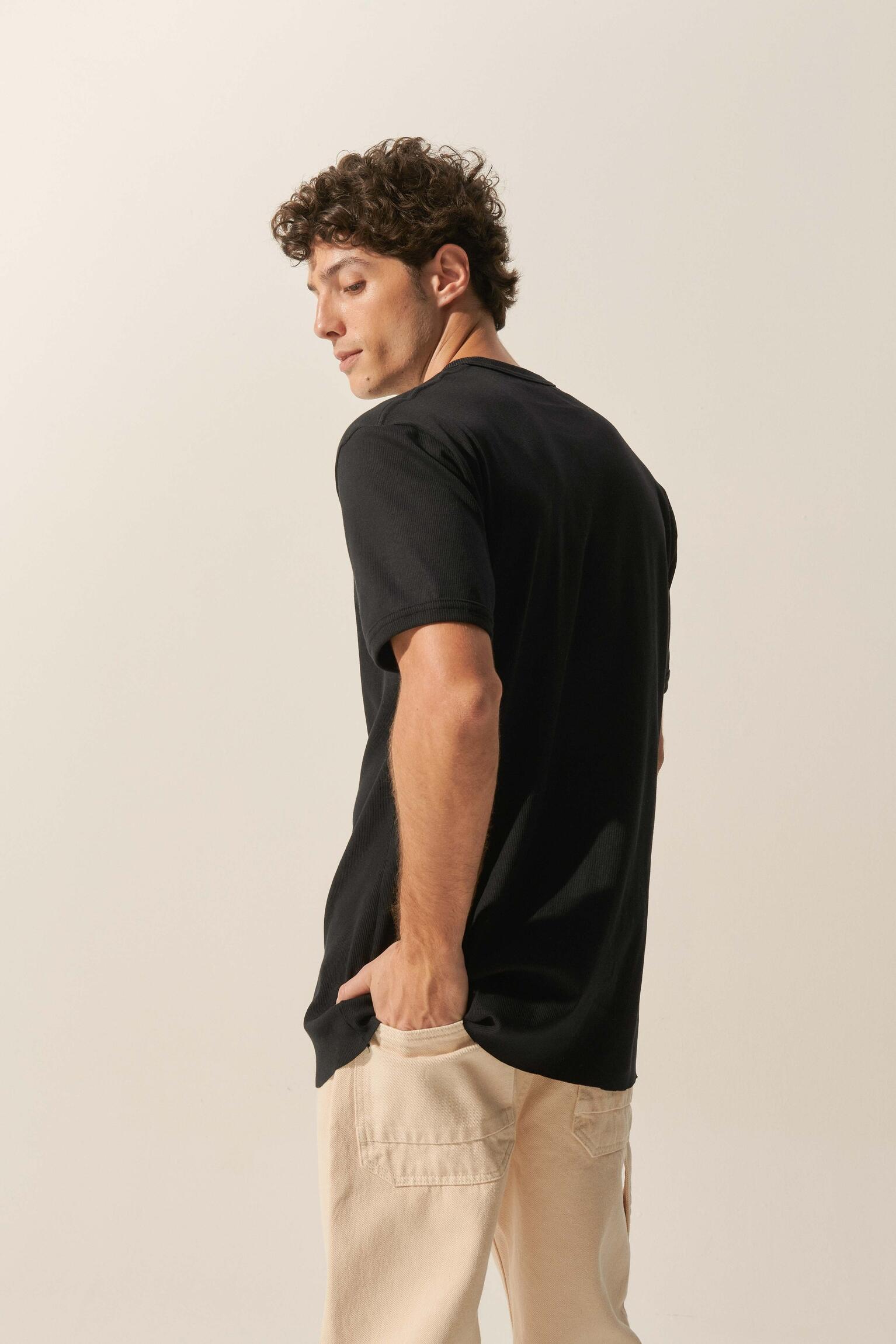 Comprar T-shirt Canelada Basic - a partir de R$170,90