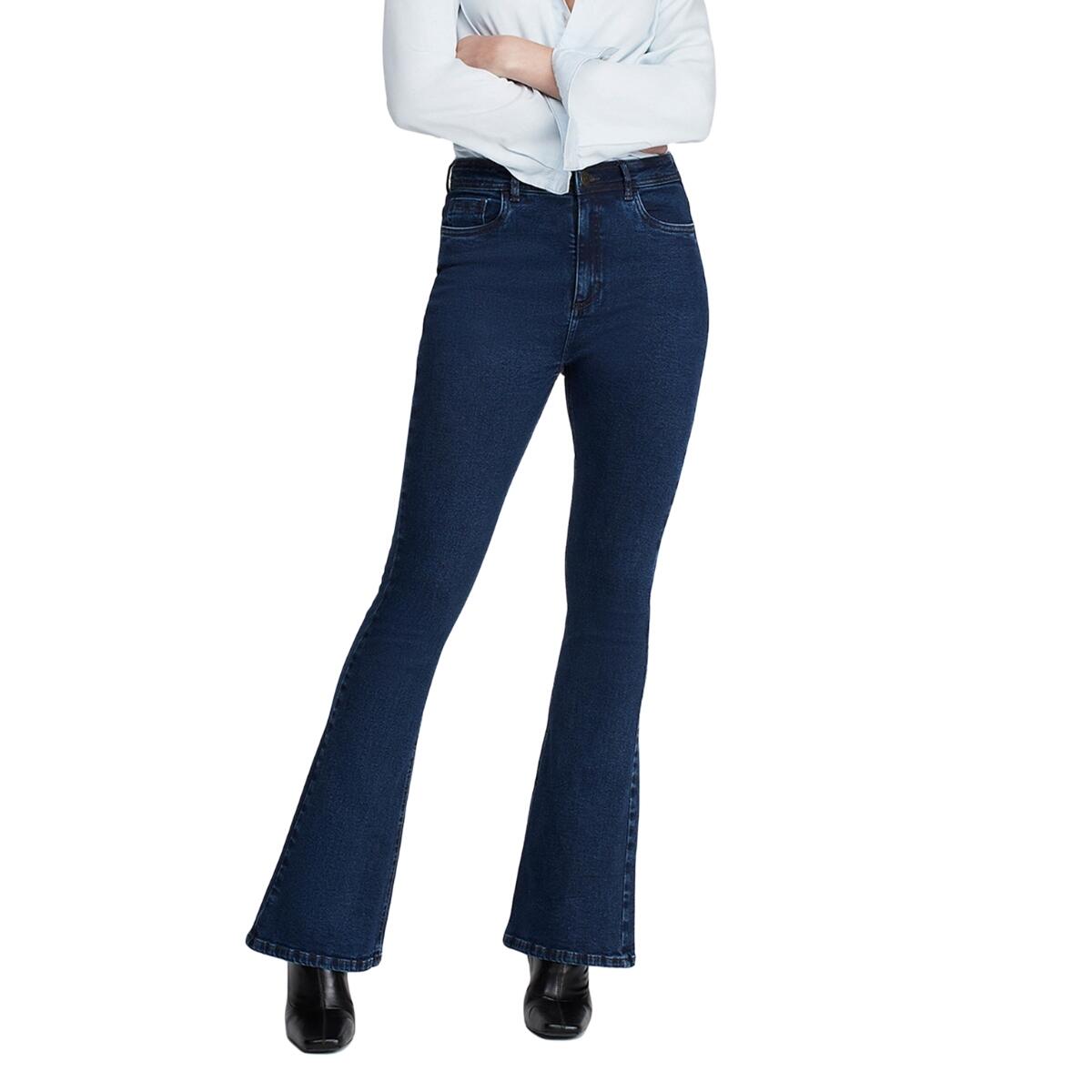 Comprar Calça Jeans Flare Slim Cintura Alta Dzarm - R$339,99