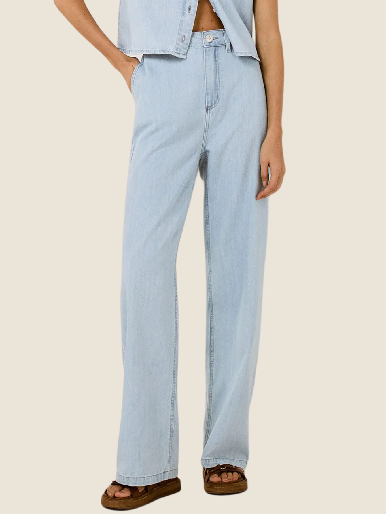 Comprar Calça Em Jeans Com Liocel Wide Leg Cintura Alta Dzarm