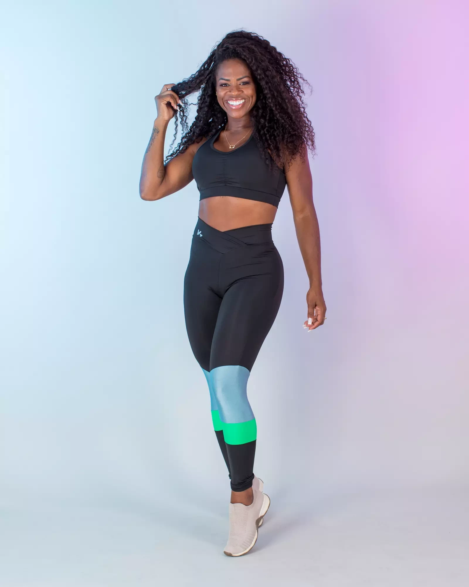 Comprar Conjunto legging cós trançado recortes poliamida metalizado (cores  sortidas) - Lievi Fitness