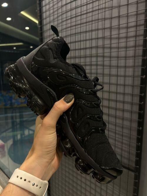 Comprar VAPORMAX PLUS ALL BALCK REFLETIVO a partir de R$391,99