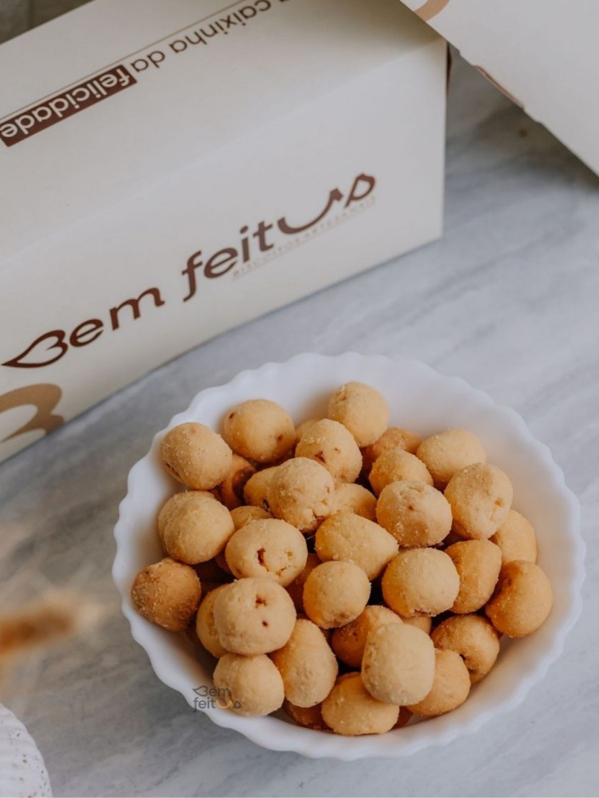 Biscoito Bolinha de Alho | Bem Feitus - de R$15,67 a R$53,89