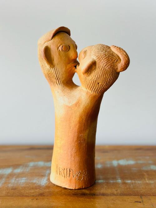 Escultura O Beijo - Mestre Irinia