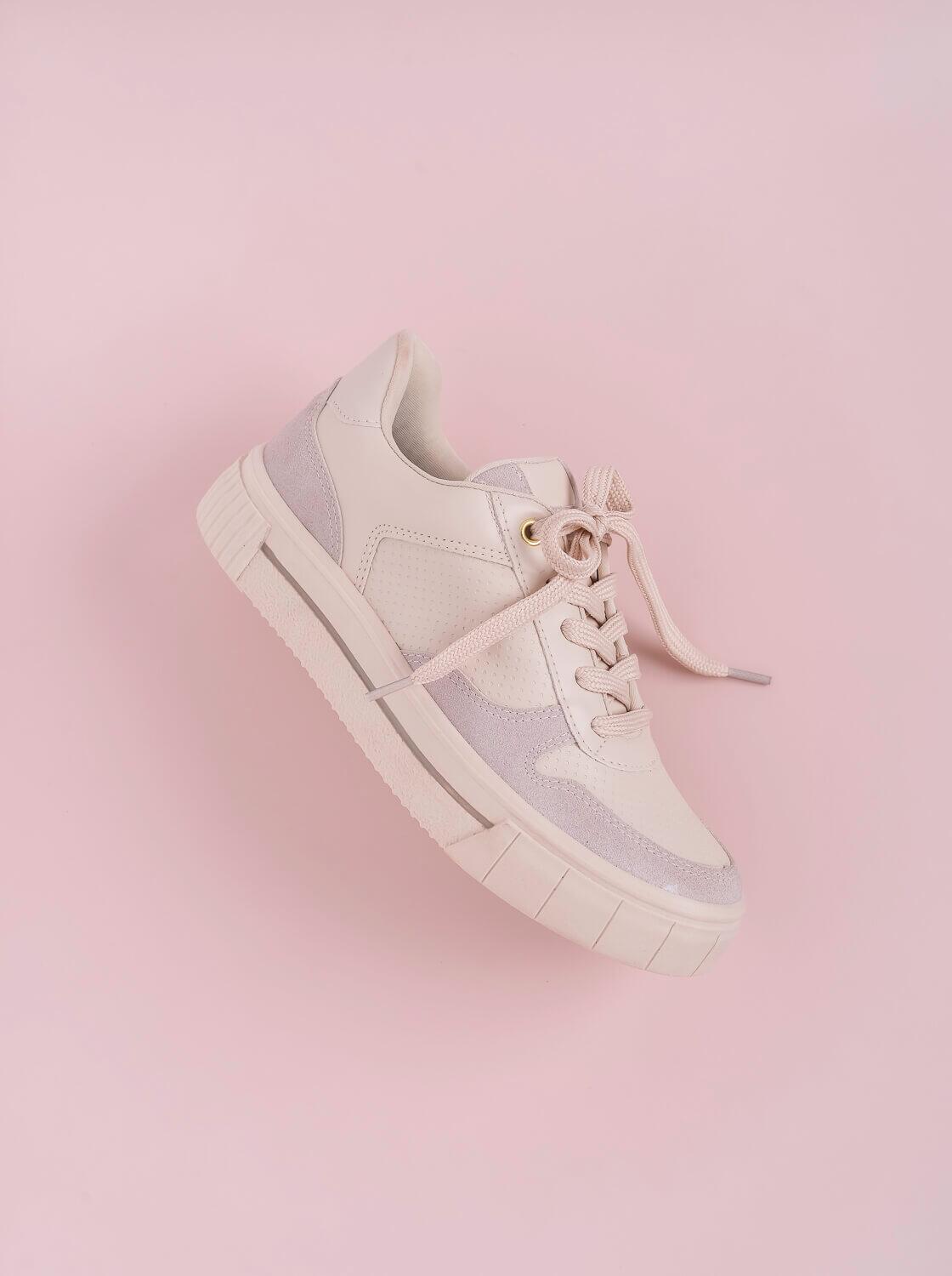 Comprar Tênis Off White Detalhes Cinza Camurça - a partir de R$256,40