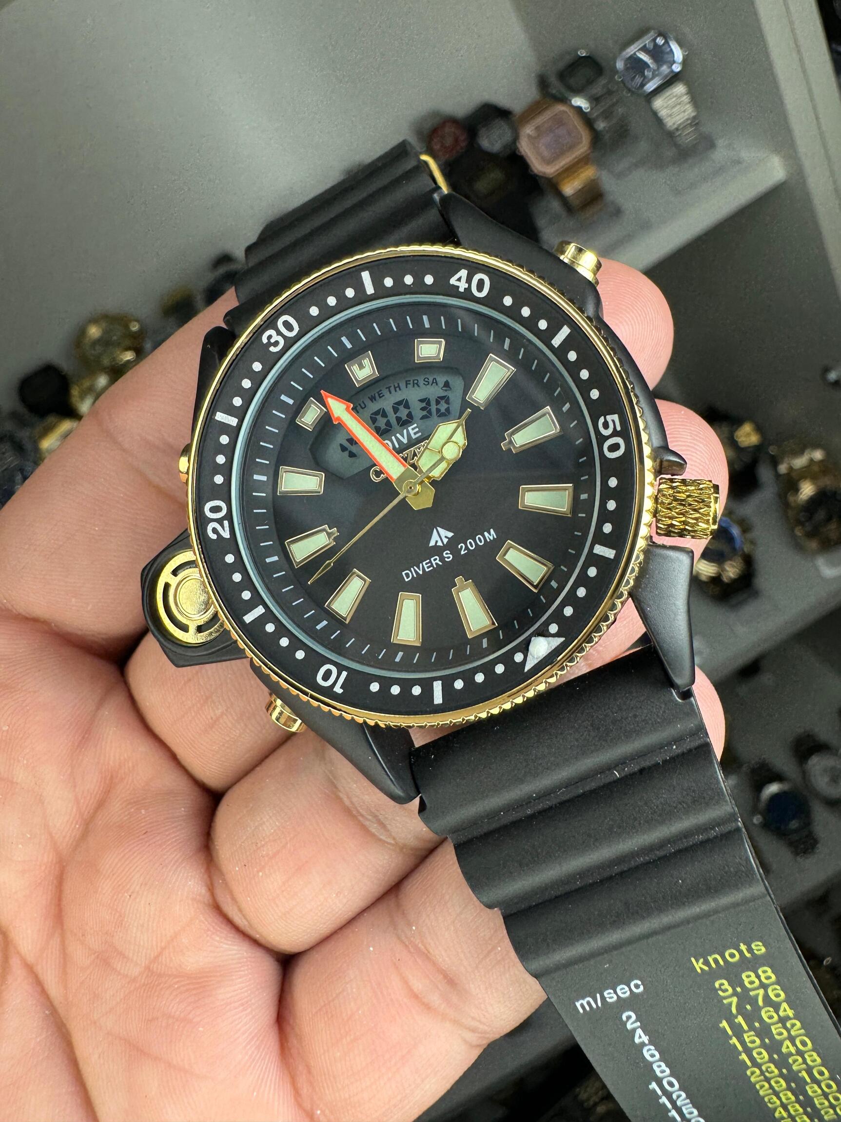 Relógio Citizen Aqualand Metal preto dourado 2024 c/caixa a prova dagua