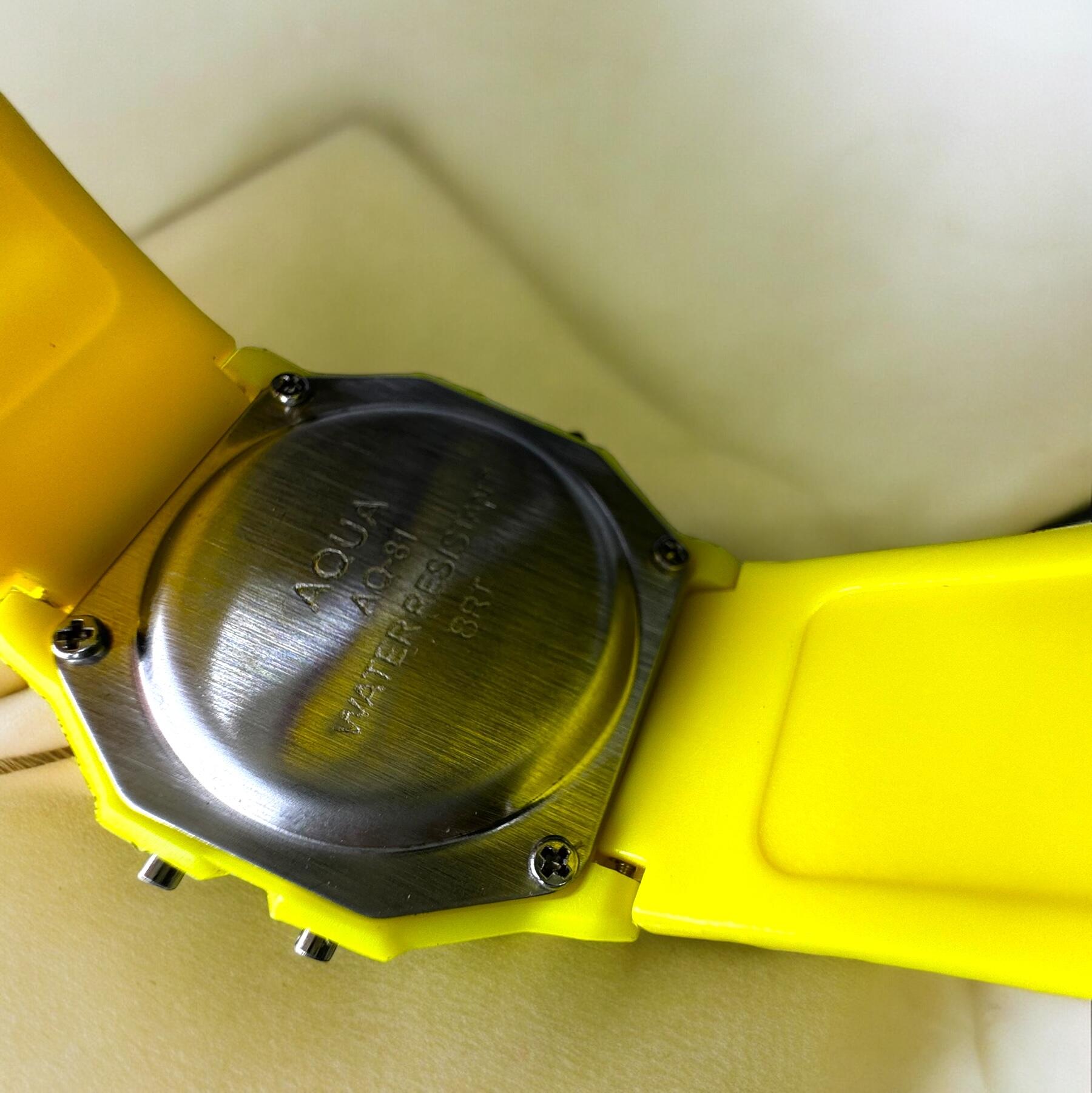 Comprar Relógio Feminino Aqua AQ-81 Amarelo Transparente - A Prova