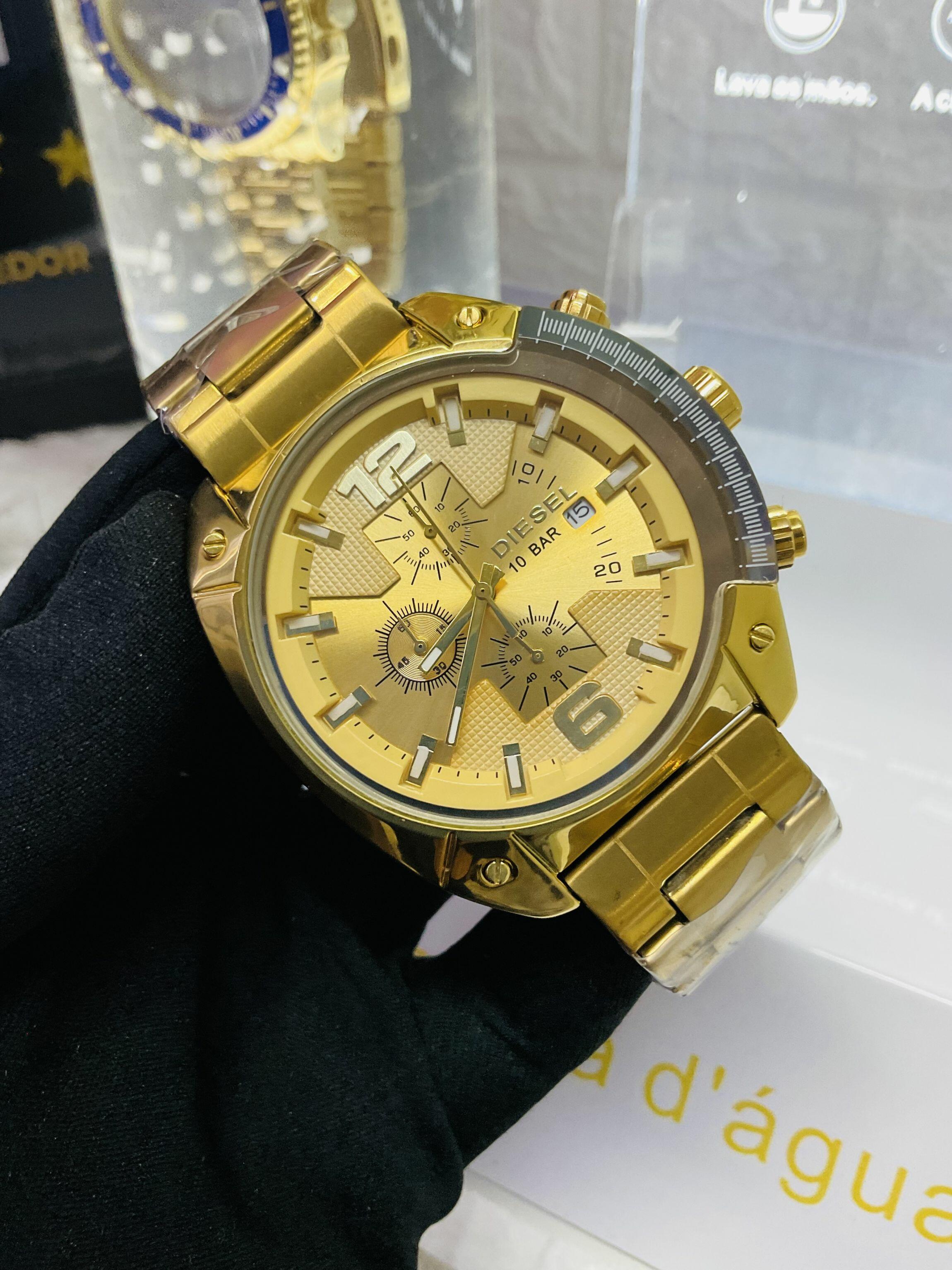 Relógio Diesel 10bar Overflow dourado a prova d'água