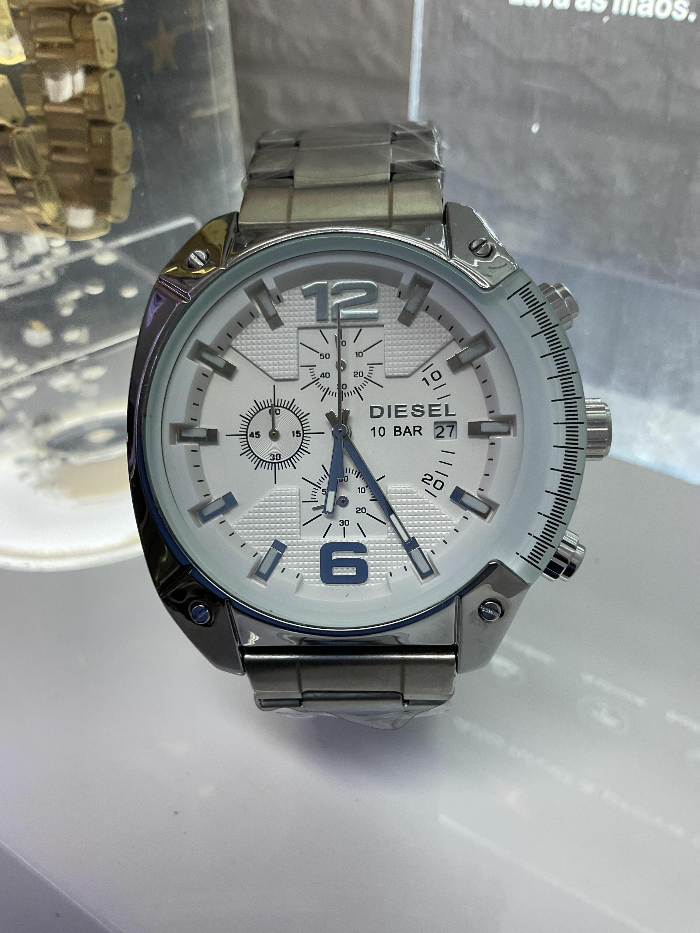 Relógio Diesel 10bar Overflow Prata/Branco a prova d'água
