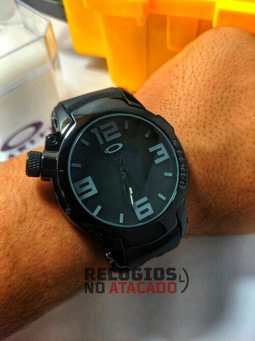 Relógio Oakley Preto - A prova d'agua