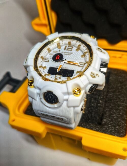 g shock branco com dourado