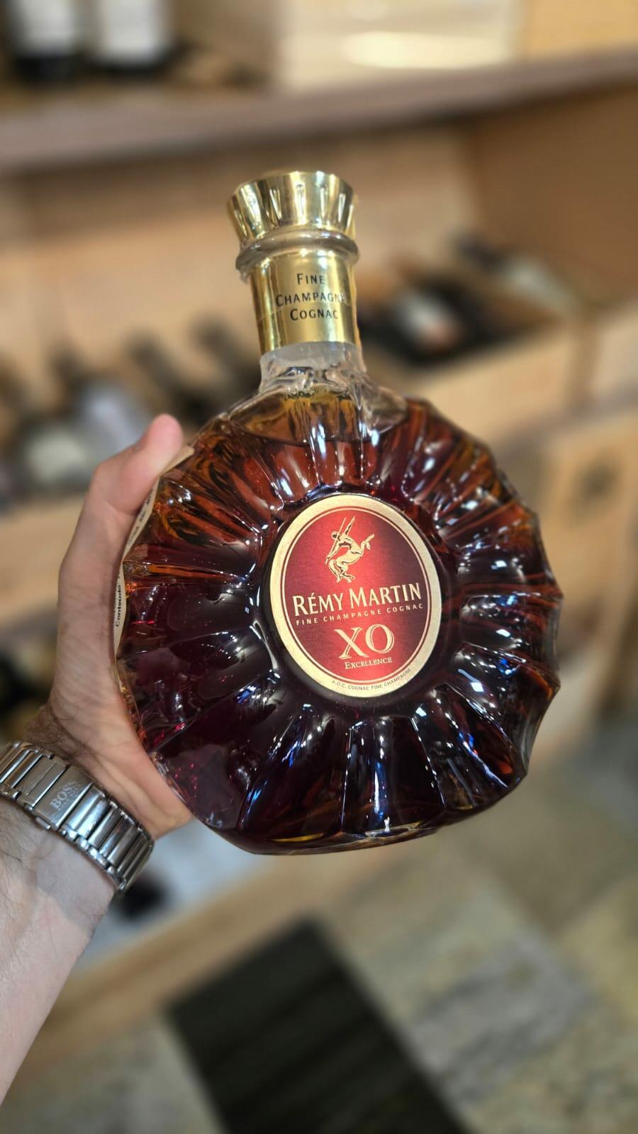 Comprar Conhaque Francês Remy Martin XO 700ML - a partir de R$1.282,50