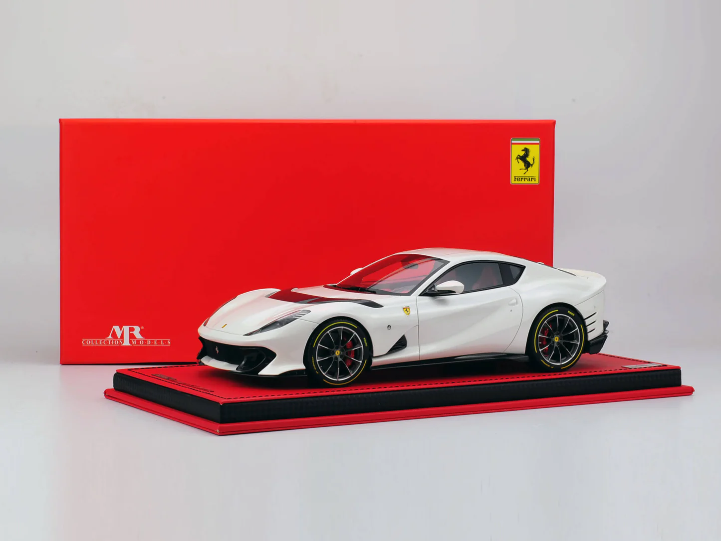 Comprar Ferrari 812 Competizione Branca 1/18 MR Miniatura - a