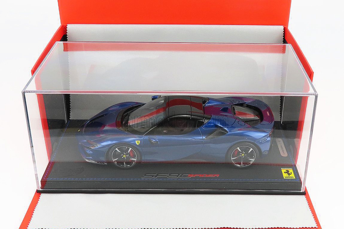 Comprar Ferrari SF90 Spider Eletrico Teto Preto BBR Azul 1/18 - a