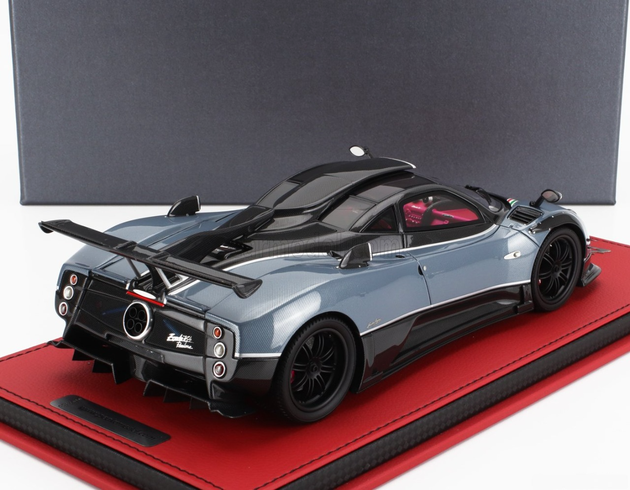 Comprar Pagani Zonda 764 Passione 1/18 Peako - a partir de R$3.599