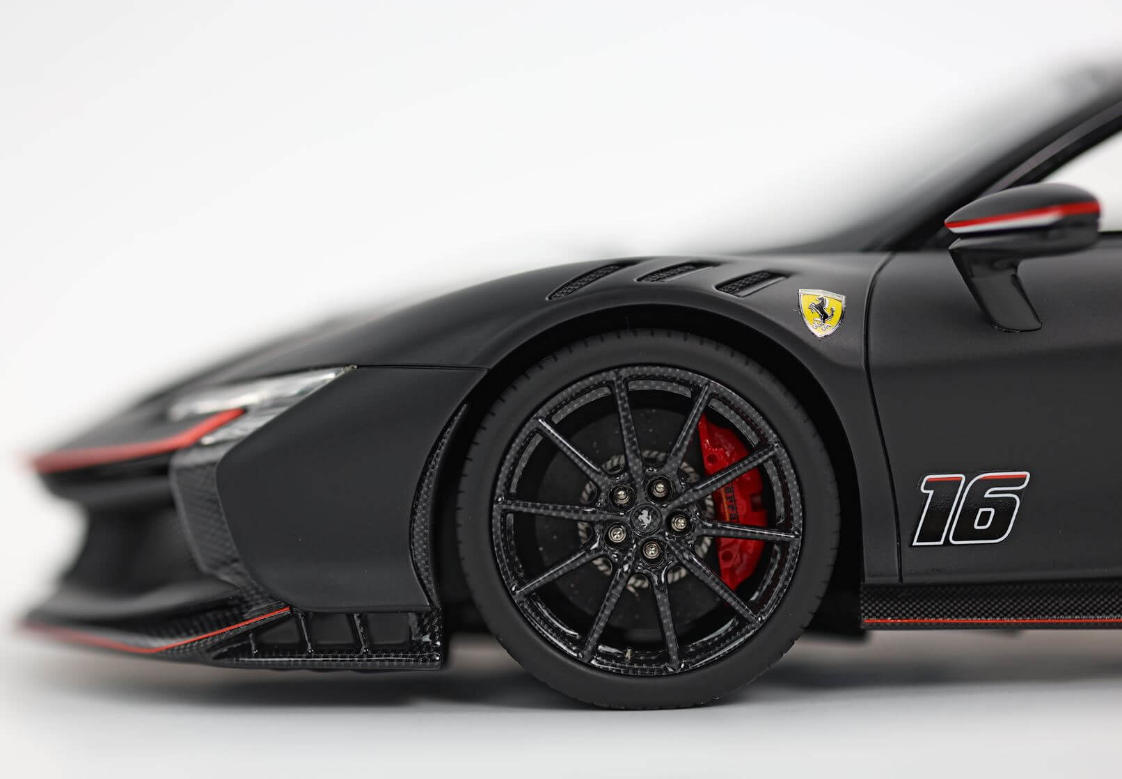 Comprar Ferrari SF90 XX Stradale Charles Leclerc 2024 Preta 1/18