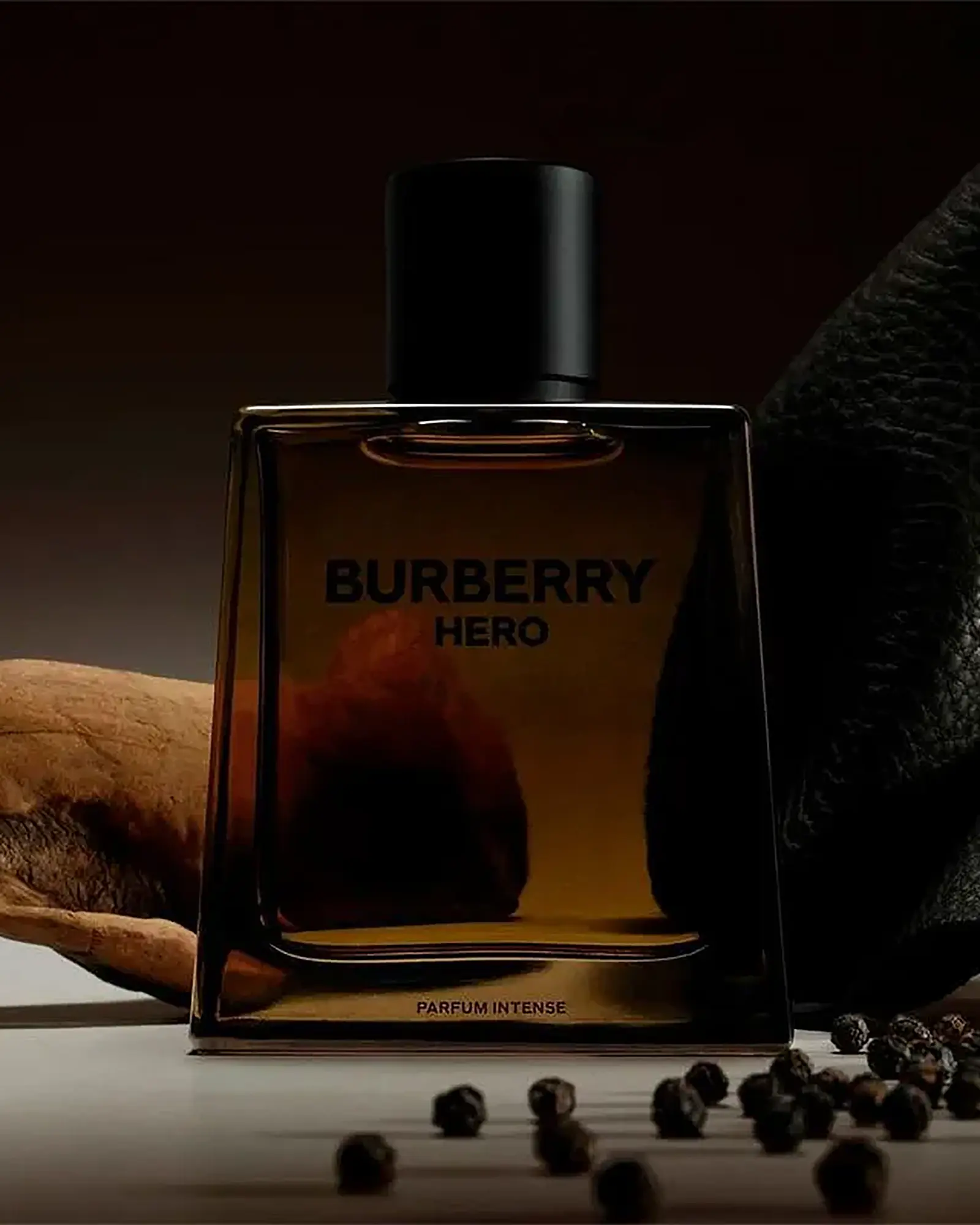 Burberry Hero Parfum Intense Masculino - a partir de R$1.137,15